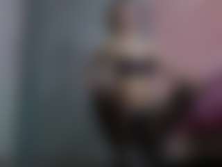 Live cam show with Akilla-Queen - Squirt Blonde Hair on Porn Luv
