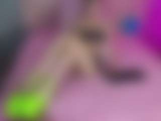 Live cam show with Akilla-Queen - Lush Blonde Hair on Uber Horny