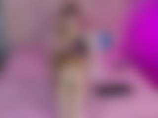Live cam show with Akilla-Queen - Young Adult on Camiplay Live