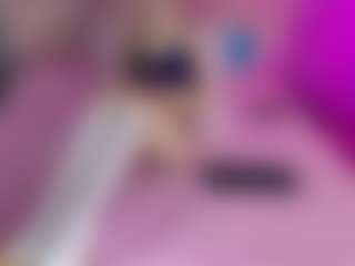 Akilla-Queen's Live Sex Cam Show
