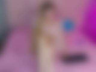 Live-Cam-Show mit Akilla-Queen - Cosplay Granny auf Camsoda