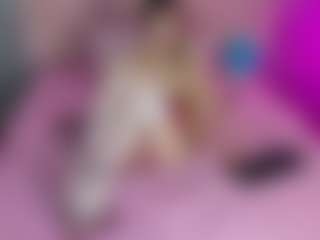 Akilla-Queen's Live Sex Cam Show