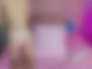 Live cam show with Akilla-Queen - Petite Teen (18+) on madthumbs