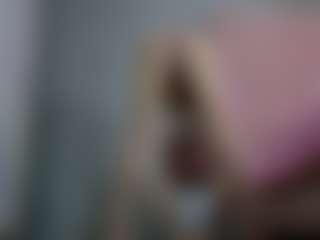 Live cam show with Akilla-Queen - Double Penetration on Camsoda
