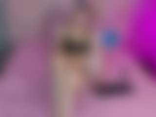 Live cam show with Akilla-Queen - Blonde Hair Fetish on Camming Site