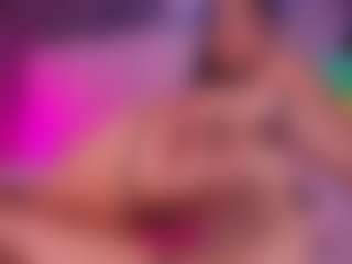 Live cam show with dione-ht - Double Penetration on Camming Site