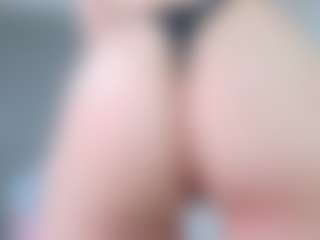 Live cam show with hannaxo1 - Petite on Camming Site