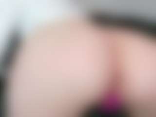 Live cam show with hannaxo1 - Petite on WildCum