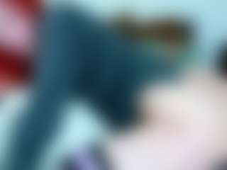 Live cam show with hannaxo1 - Red Hair Teen (18+) on Hubzter Live