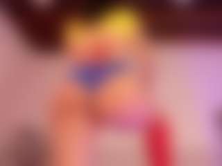Live cam show with KiimLee - Curvy on Gym Cam Girls
