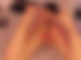 Live cam show with KiimLee - Cum on CamClone