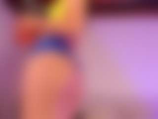 Live cam show with KiimLee - Small Tits on StripNow