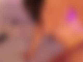 Live cam show with KiimLee - Pornstar MILF on Fling VIP Chat