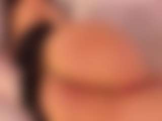 Live cam show with KiimLee - Ebony Toys on CamClone
