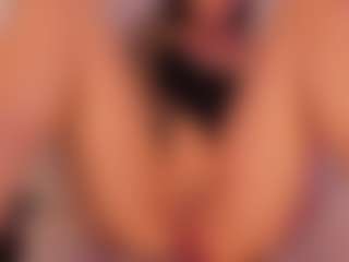 Live cam show with KiimLee - Strip on Camsoda