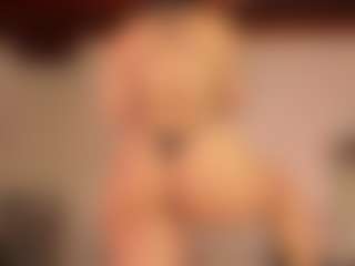 Live cam show with KiimLee - Deepthroat on CamClone