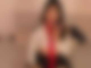 Live cam show with KiimLee - Public on xxxlivecams.org