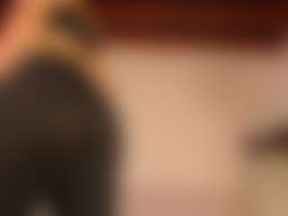 Live cam show with KiimLee - Toes on livesuperchat.net
