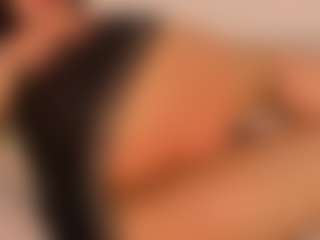 Live cam show with KiimLee - Spank on Chatstar