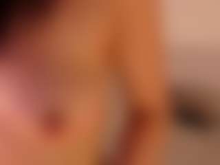 Live cam show with KiimLee - Full Nudity on StripNow