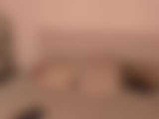 Live cam show with KiimLee - Fetish Curvy on AdultVida.com