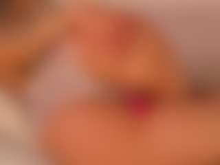 Live cam show with KiimLee - BBW Ebony on StripNow