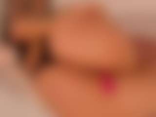 Live cam show with KiimLee - Ebony Shaved Pussy on fuklive.com
