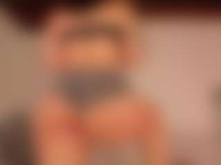Live cam show with KiimLee - Black Shaved Pussy on slutload