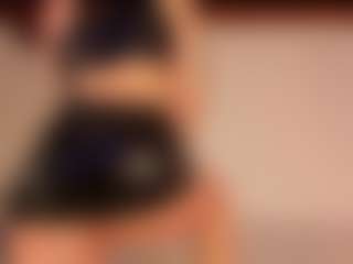 Live cam show with KiimLee - Small Tits on hrnylive.com
