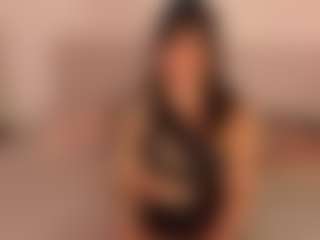 Live cam show with KiimLee - Striptease on PervPlay.com