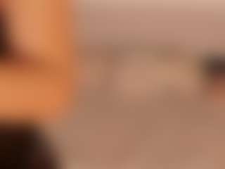 Live cam show with KiimLee - Public Black on Camsoda
