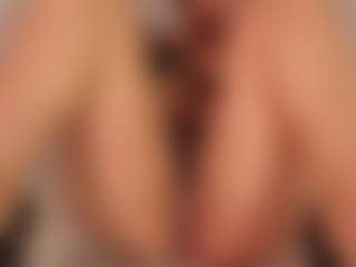 Live cam show with KiimLee - Black HD on SxyPornLive