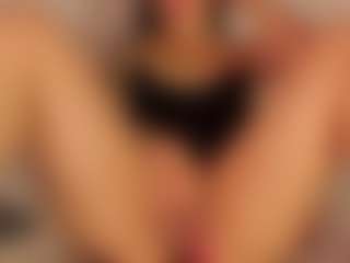 Live cam show with KiimLee - Lovense Small Tits on Camsoda