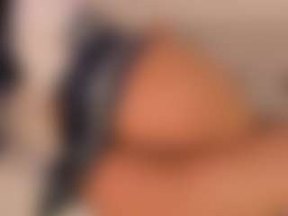 Live cam show with KiimLee - Shaved Pussy on Camsoda