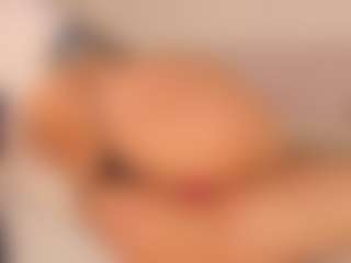 Live cam show with KiimLee - Athletic on Camsoda