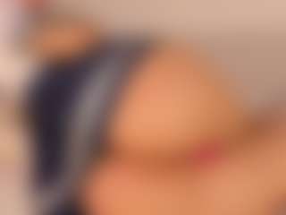 Live cam show with KiimLee - Squirt on Camsoda