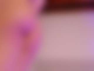 Live cam show with KiimLee - Public Ebony on Big Tits