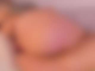 Live cam show with KiimLee - Lush on SmokeAndPoke