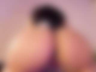 Live cam show with KiimLee - Black Shaved Pussy on Uber Horny