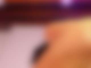 Live cam show with KiimLee - Strip Curvy on Camsoda