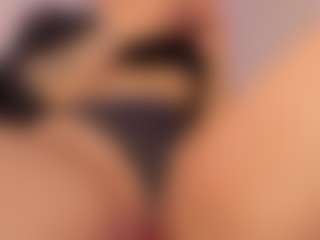 Live cam show with KiimLee - Sexwebcam on milfzrlive.com