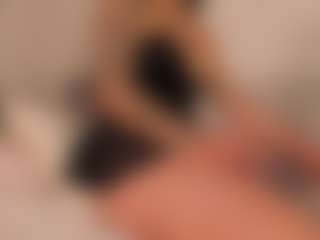 Live cam show with KiimLee - Natural on Camsoda