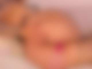 Live cam show with KiimLee - Longlegs on Camsoda