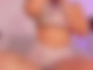 Live cam show with KiimLee - Athletic Asshole on Uber Horny