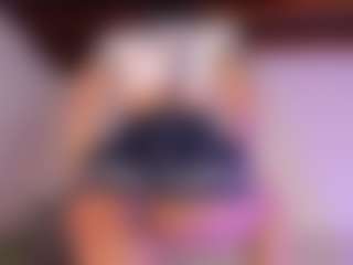 Live cam show with KiimLee - Black BBW on nudelive.tv