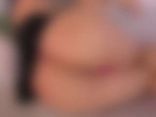 Live cam show with KiimLee - Ebony Small Tits on MyBangCams