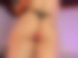 Live cam show with KiimLee - Curvy Small Tits on Instabang