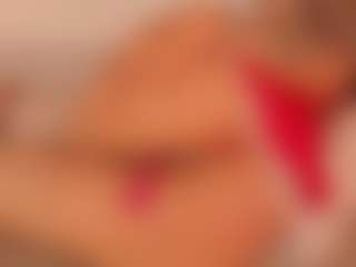 Live cam show with KiimLee - Shaved Pussy on liverealitysex.com
