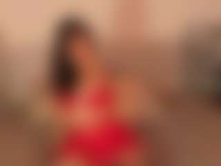 Live cam show with KiimLee - Black Shaved Pussy on Hubzter Live