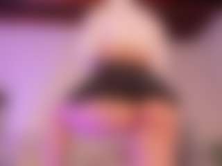 Show de cam en vivo con KiimLee - Toys en Camsoda